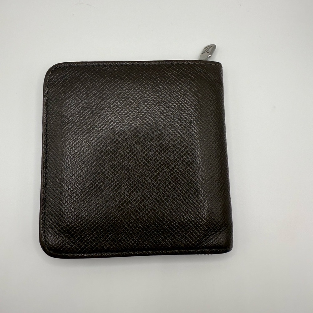 Louis Vuitton Taiga Leather Men’s zippy Wallet CA5112 - Picture 3 of 12